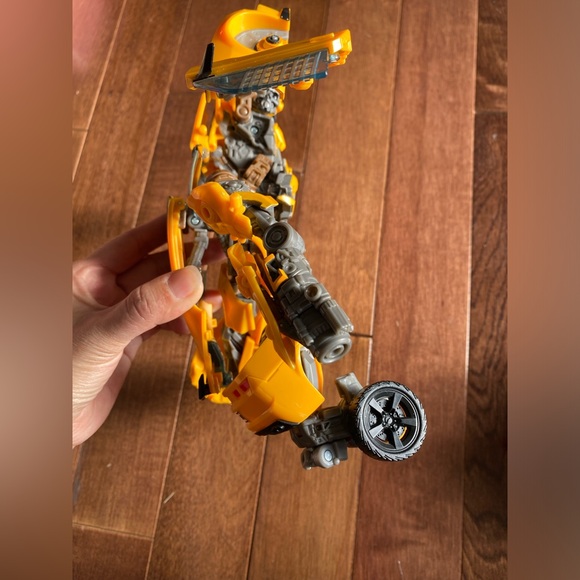 HASBORO TRANSFORMER BUMBLE BEE 900STRA YELLOW - Picture 5 of 13